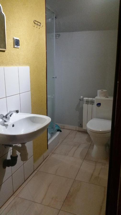 Pokoje Goscinne "U Karola" Pracownicze Ścinawa Exteriér fotografie